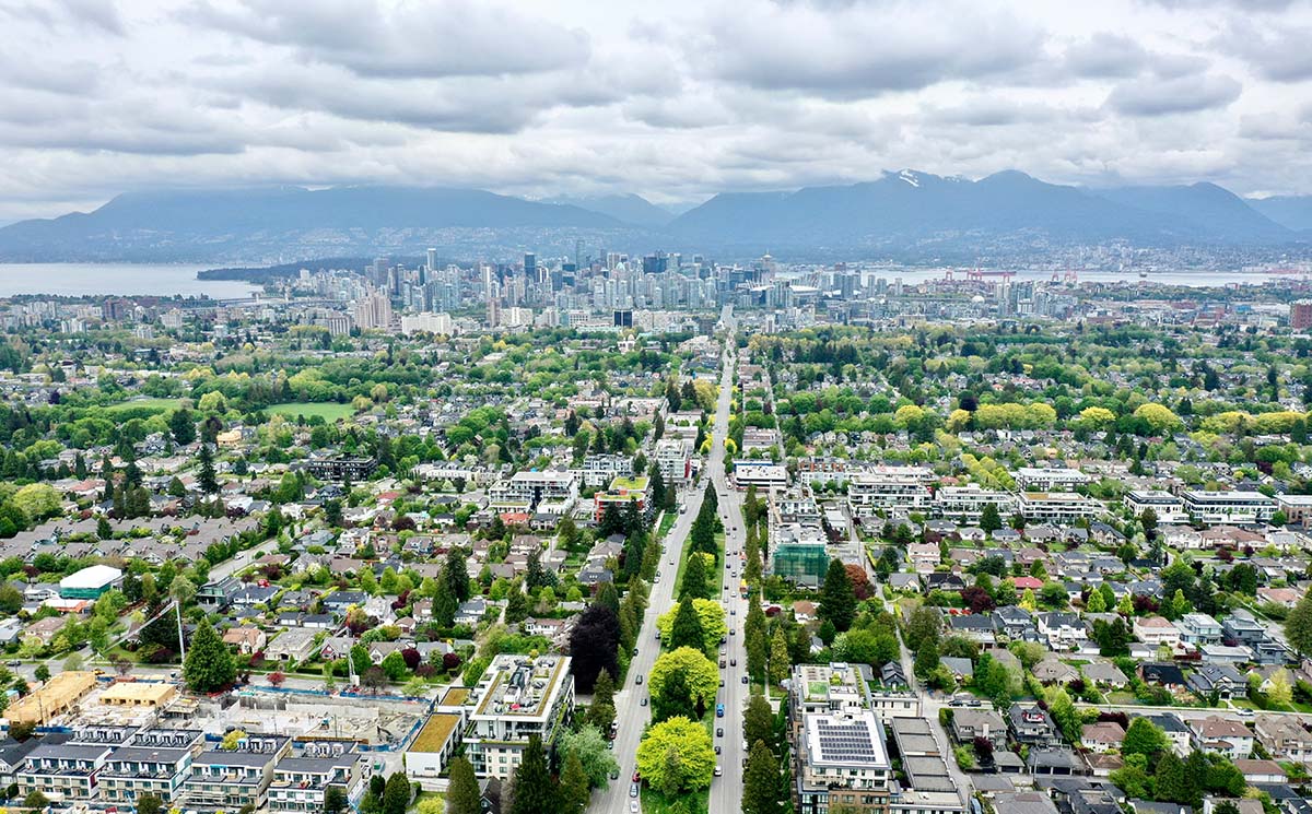 Buying or Selling Real Estate in BC? Here’s When to Call a Lawyer